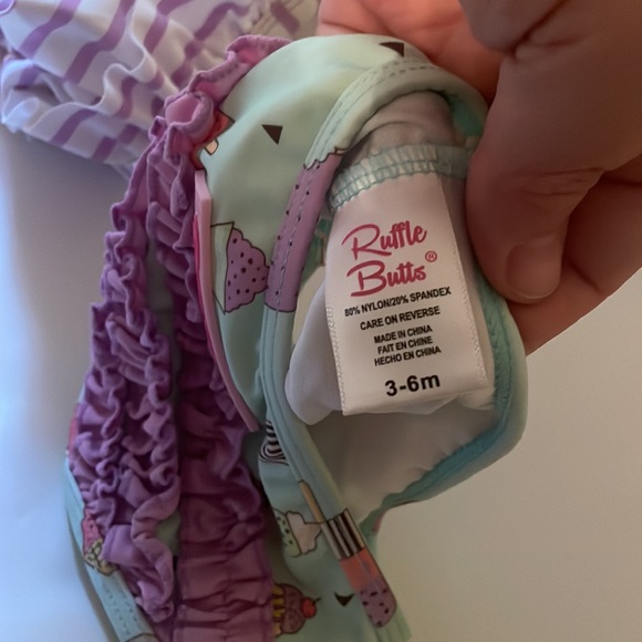 Swimsuit - Picture 4 of 4